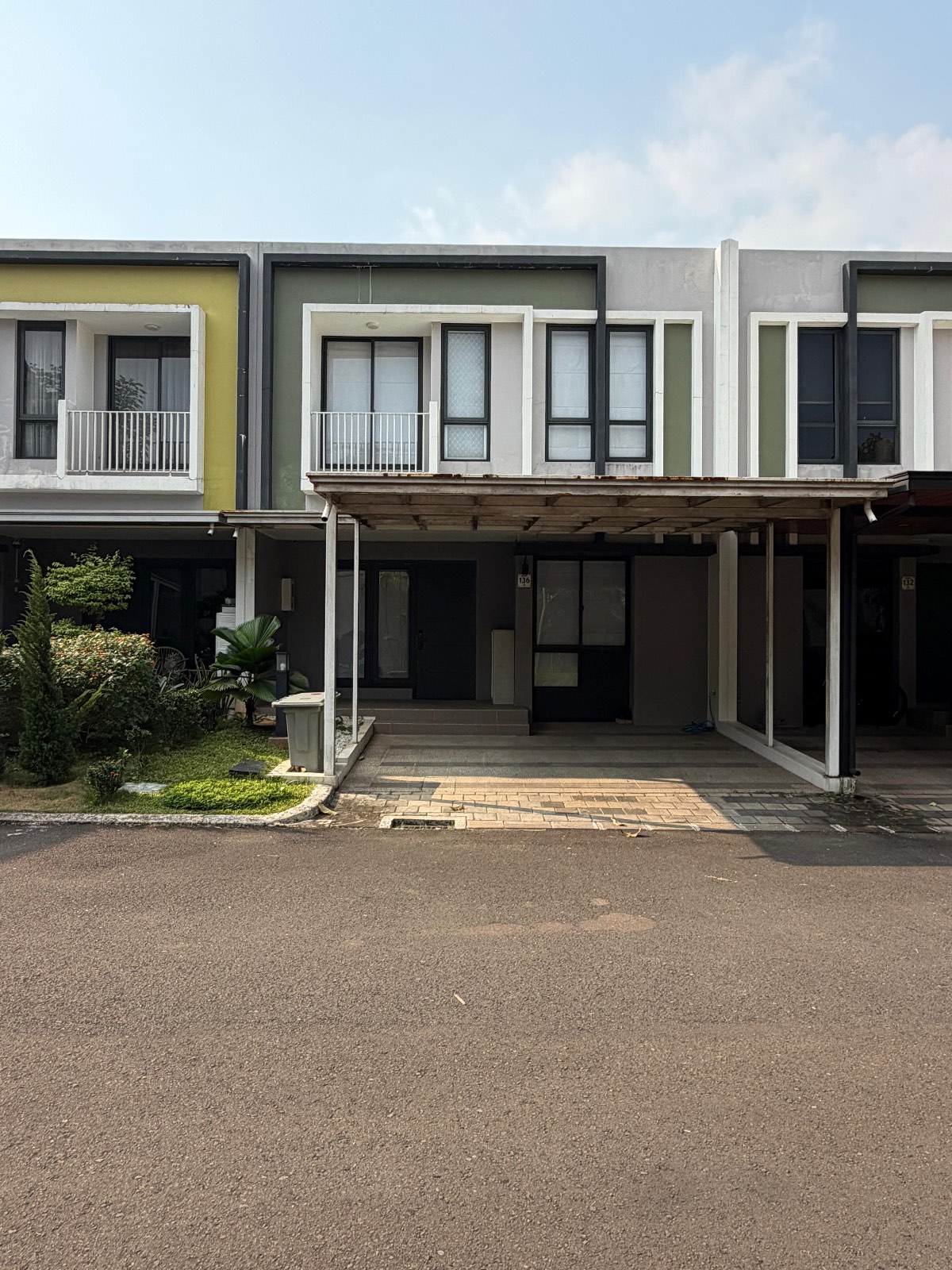 Rumah 2 Lantai Baroni Siap Huni